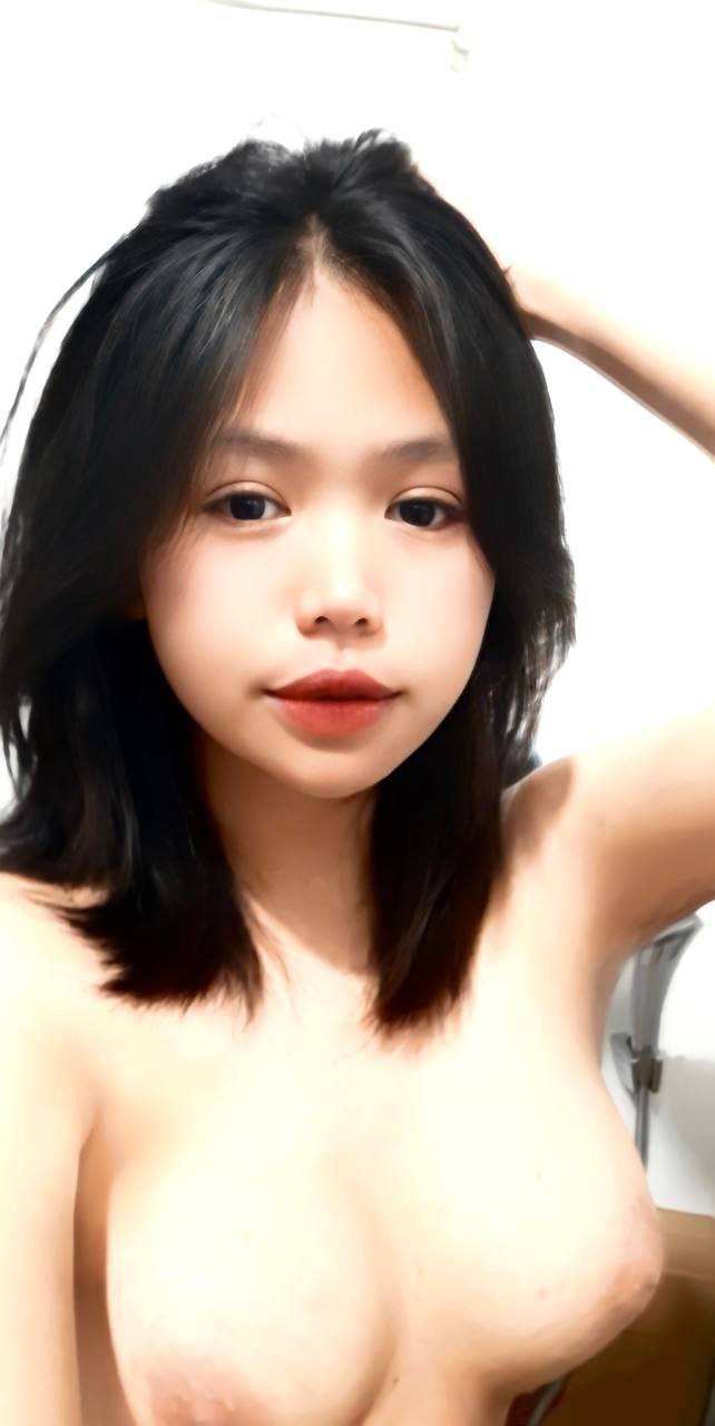Mấy cô bạn thân để ngủ nhờ, nữa đêm thanh niên lén làm tình từng em